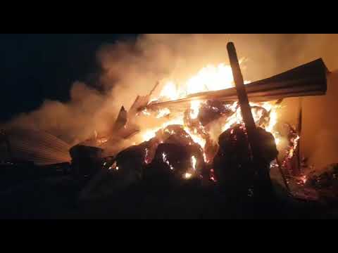 Depozit de furaje în flăcări la Marpod