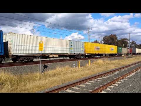 AURIZON 42107 hauls 1253 south bound thru minto