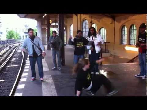 King Exxx / Abba Lang / Osyrys - Guerilla freestyle action - !!! U1 Berlin City ...