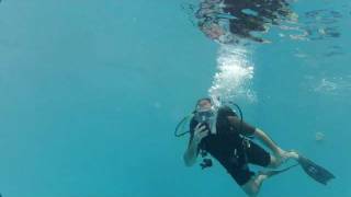 preview picture of video 'Scuba diving lesson - Feb. 2012 - London Scuba'