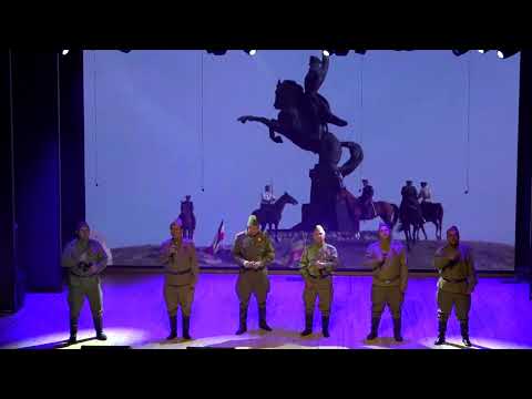 За лесом солнце просеяло