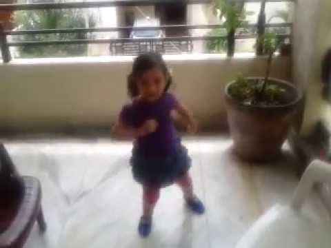 Srimayi dancing for mirchi song