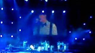 David Tao - 爱我还是他