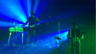 Fat Freddy's Drop - Clean The House *NEW* from Blackbird album live (Sydney Opera House 10/11/2012)