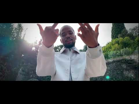 SisiK - Follow Me (Clip Officiel)