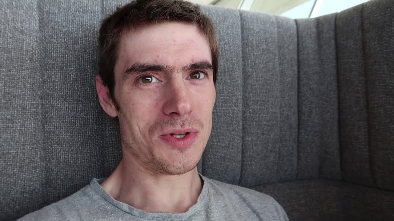 Alaska Airlines Alaska Lounge thumbnail