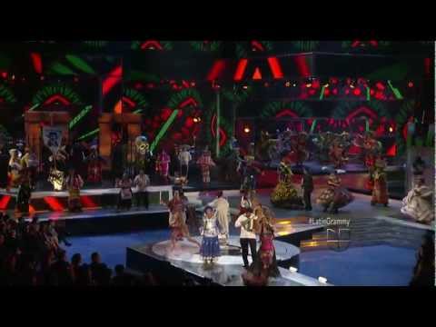 Lila Downs,Celso Piña,Y Toto la Momposina-Zapata se queda -HD - Latin Grammy 2012