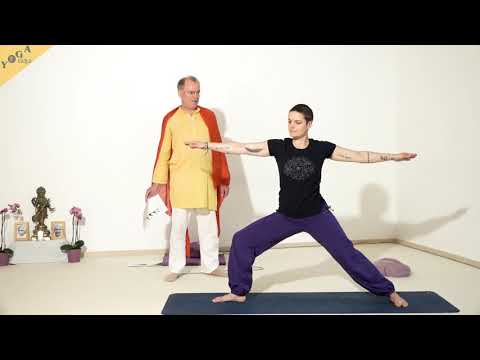Drehendes Heldendreieck - Yoga Asana Lexikon