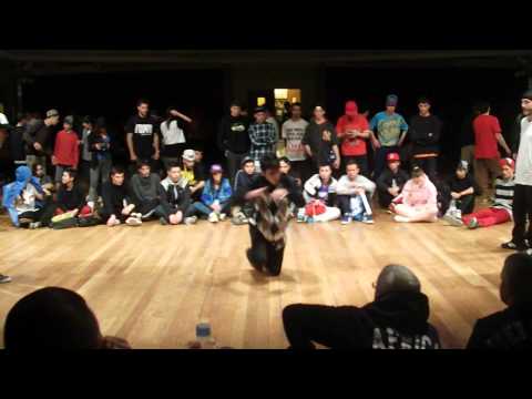 UNDERCYPHERS 2012 (GIVE IT UP OR TURN IT LOOSE) - Skillzelona Crew vs SuuManiatiks Crew (Filtros)
