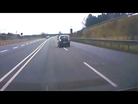 Spurwechsel ohne Blick in Rückspiegel und Schulterblick - Starkspeedminderung verhindert Pechfall