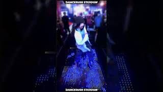 ゲーセンでタコ踊りする異常独身男性