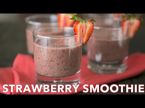 簡單的草莓菠菜冰沙食譜-娜塔莎的廚房。 (Easy Strawberry Spinach Smoothie Recipe - Natasha's Kitchen)
