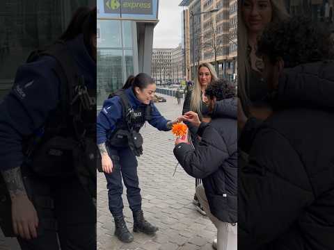 MARIAGE PRANK W/ POLICE 👮‍♀️🤣🌹🌹