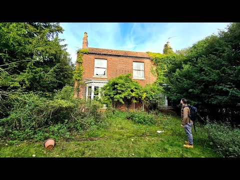 We Found An ABANDONED Victorian Rural Country Farm House With Everything Left Behind