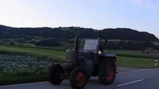 preview picture of video 'Oldtimer Traktoren im Gürbetal.WMV'