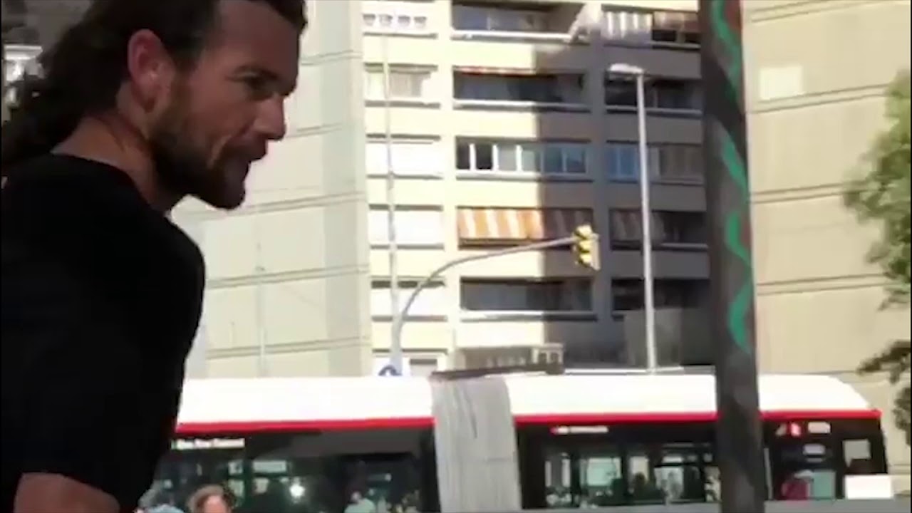 Se buscan engorilados de más de 40 años: "+40 or die Video"