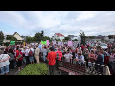 Kleingärtner verlangen, dass Frau Simon Stellung bezieht 25.08.2015
