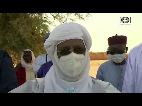 尼日爾總理稱，尼日爾村莊襲擊事件至少造成100人死亡。 (Niger village attacks killed at least 100, says prime minister)