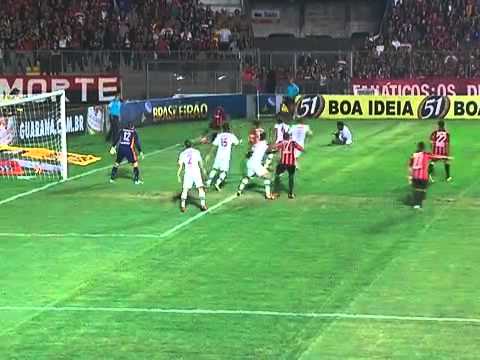 Fluminense 0 x 1 Atlético-PR - Ederson 16' (11/09/2013)