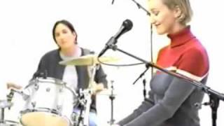 Luscious Jackson (&quot;Let It Snow&quot; - GAP commercial)