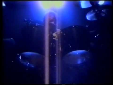 Die Ärzte Live - 1987 - Nach uns die Sintflut - 07 - Alleine in der Nacht.avi