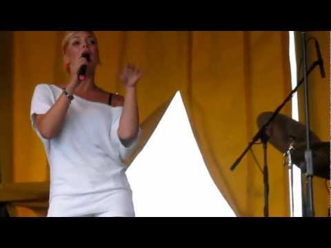 Markéta Konvičková - Bye, bye! LIVE (25.8.2012, Petrovice u Karviné)