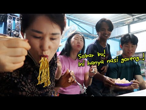 Dasar orang Korea...Makan nasi goreng aja bahagia bingit bingit!!🥰🥰