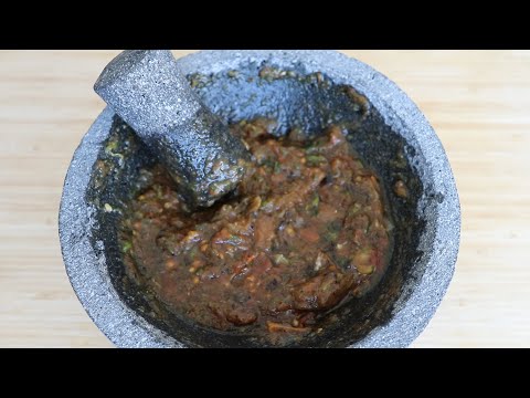 Traditional Homemade Salsa (Salsa molcajeteada)