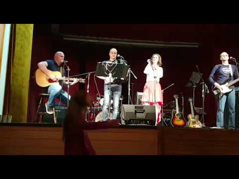 Debela dekl’ca, Oh ne, Cherie, 25ur na dan by bend Ne morš verjet