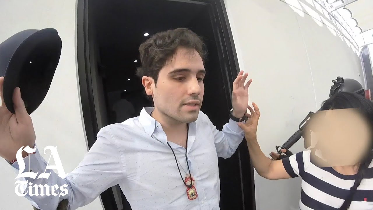 Video shows the moment Mexican security forces captured the son of "El Chapo"