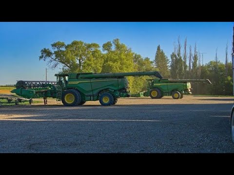 John Deere x9 1100 & Claas Lexion 8800 Combine Harvester ll Wheat Harvest 2023 #johndeere #claas