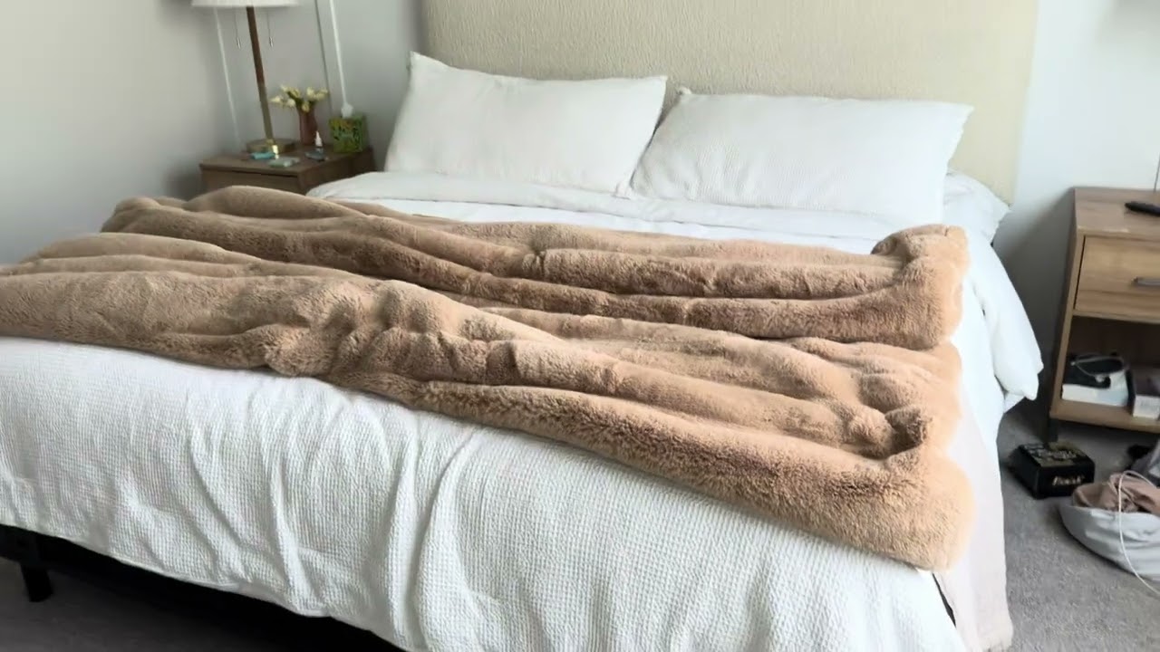 Experience ultimate comfort with this blanket