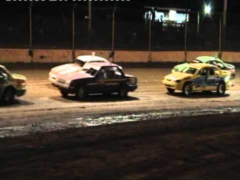 GAVIN LORENSEN LOSES A WHEEL & DOES A VERTICLE STAND IN OPEN LAP OF AUSTRALIAN OPEN1st JAN 2012