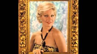 Emel Sayın Bak Yeşil Yeşil