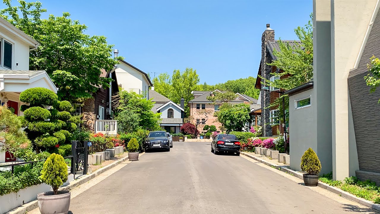 [4K] Walk around peaceful Jeongbalsan Village in Ilsan Goyang South Korea 경기도 고양시 일산 정발산  주택단지를 걷다