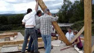 preview picture of video 'Andela Miedema timber frame front beams raising.wmv'