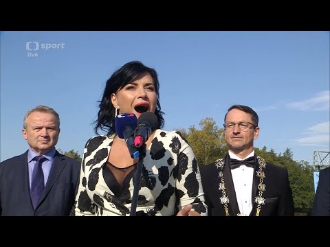 Velká Pardubická 2019 se Sparta Pojišťovnou | Přinesu prsa, zazpívám hEJEJEmnu, čau pojďte k nám
