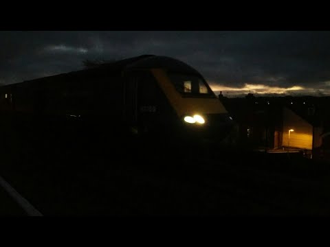 Trains at Exeter St Thomas (night video) 3/12/17