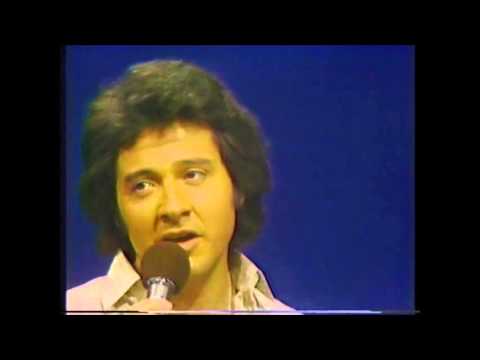 José Alfredo Fuentes - No culpes al amor (Festival de la una)