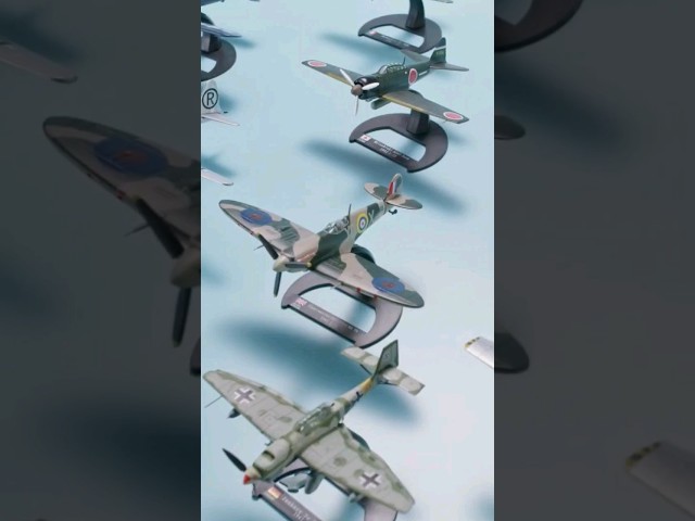 Vídeo relacionado con OPO 10 - Reproducción de avión de colección 1/200 Compatible con Boeing B-307 Stratoliner 1938 - Silver Classics 016