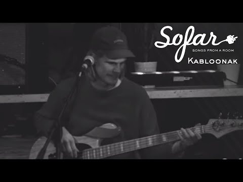 Kabloonak - She Is Bored | Sofar Vilnius