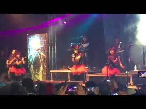 Dragonforce: ft babyMetal: Gimme Chocolate (Download Festival) 2015