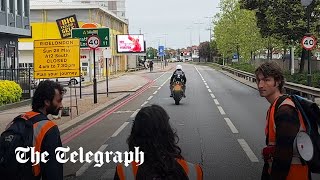 Download lagu Moment motorcyclist rams past Just Stop Oil protesters blocking the road mp3 Download lagu Moment motorcyclist rams past Just Stop Oil protesters blocking the road mp3