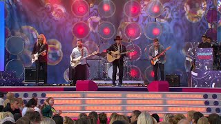 Doug Seegers framför en magisk version av klassikern &quot;Wicked Game&quot; - Sommarkrysset (TV4)