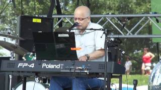 Dan Hill @ Canada Day celebration in Toronto--Never Thought That I Could Love --Live 2011-07-01