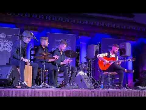 Fran Tarí tocando en el Festival de la Guitarra de Córdoba