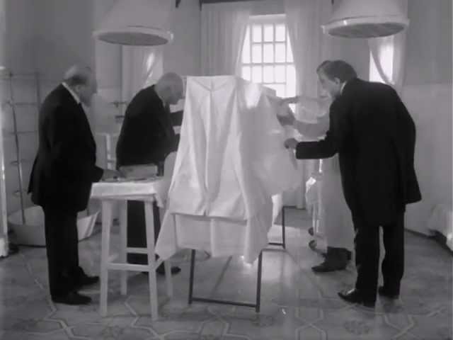 Шариков фотожабы. Абырвалг собачье сердце. Собачье сердце полиграф полиграфович шариков. Дайте ему селедки. Селедка собачье сердце.