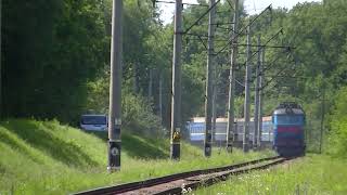 preview picture of video 'ЧС8-031 с поездом 249 Симферополь - Чернигов'