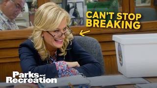 Amy Poehler’s Funniest Breaks and Bloopers MQDEFAULT Thumbnail