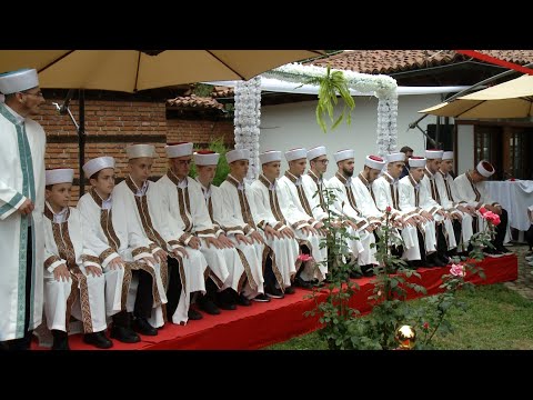 Mbahet ceremonia e Hafizllëkut të 17 nxënësve në Medresen e Madhe në Gjakovë